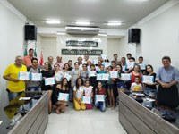 Câmara Municipal de Acari entrega 50 certificados a alunos de Informática do Telecentro